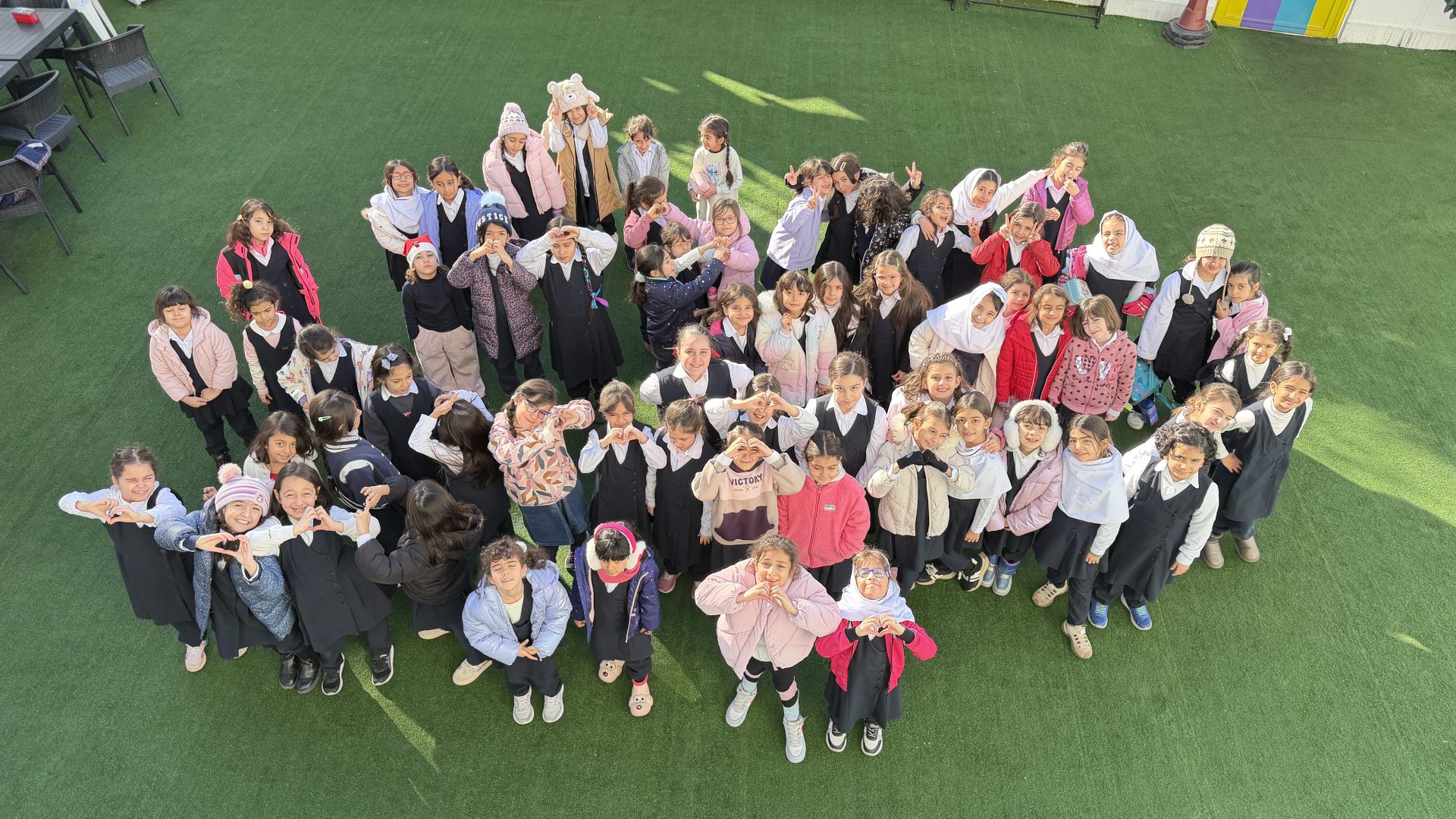 پیش دبستان و دبستان دخترانه نگرش